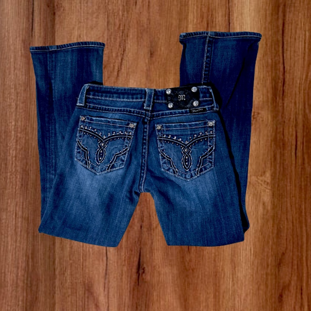 Size 26/31 Miss Me Bootcut Jeans!